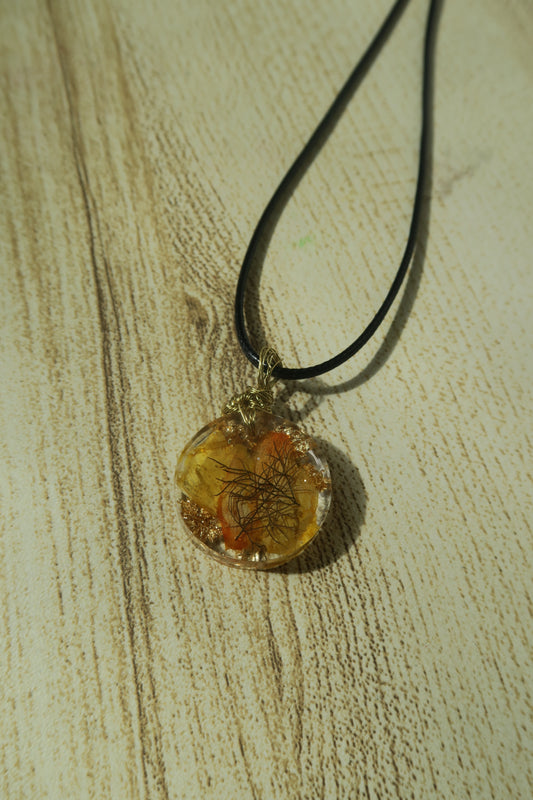 'Aureflora' Resin Pendant